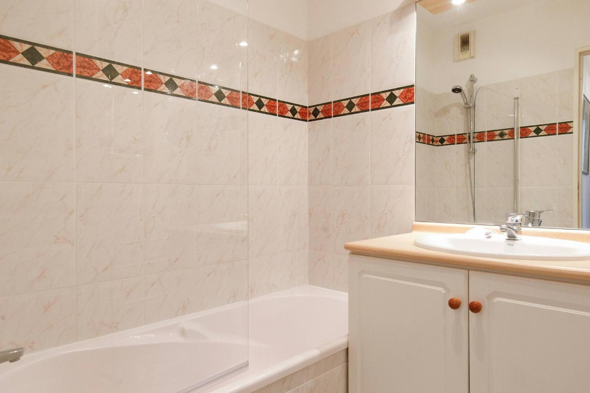 Apartamento Palmier Calme, 2 Chambres, 2 Salle De Bains, 2 Wc, Clim, Parking Cannes