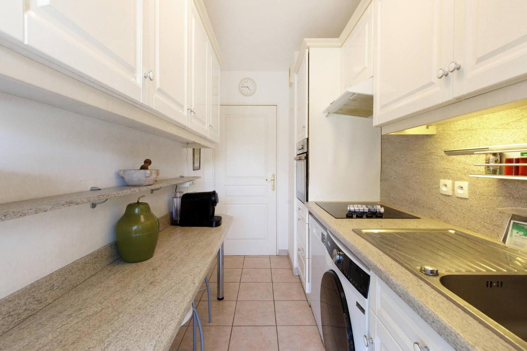 Apartment Palmier Calme, 2 Chambres, 2 Salle De Bains, 2 Wc, Clim, Parking