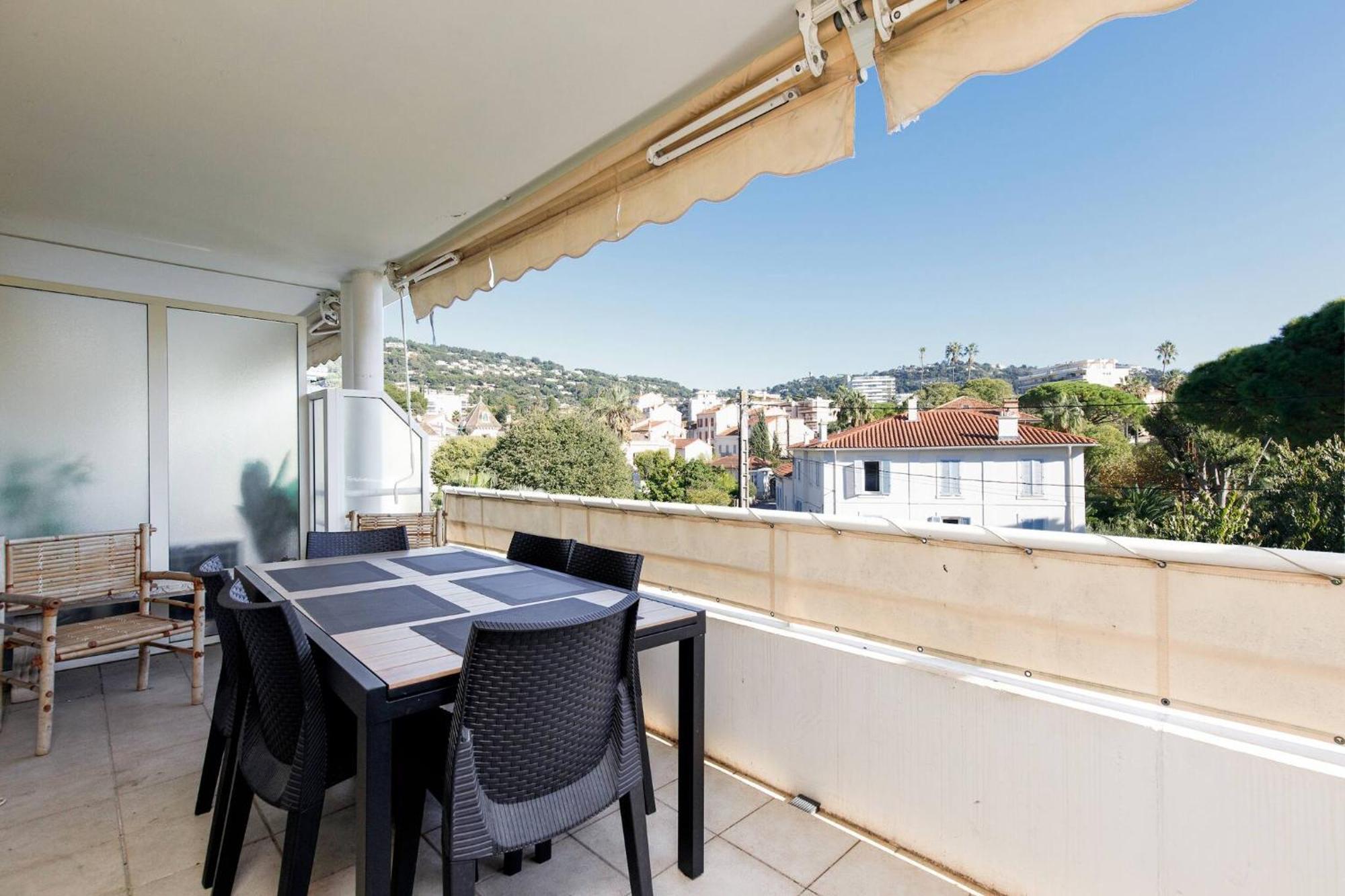 Palmier Calme, 2 Chambres, 2 Salle De Bains, 2 Wc, Clim, Parking *