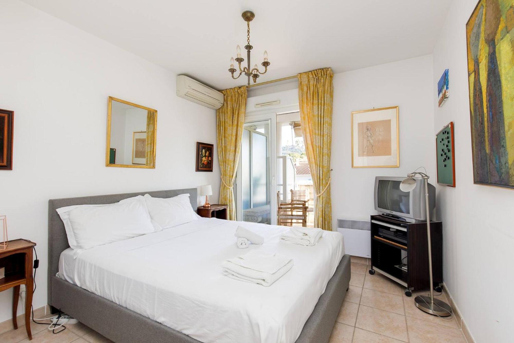 Palmier Calme, 2 Chambres, 2 Salle De Bains, 2 Wc, Clim, Parking Apartment Cannes