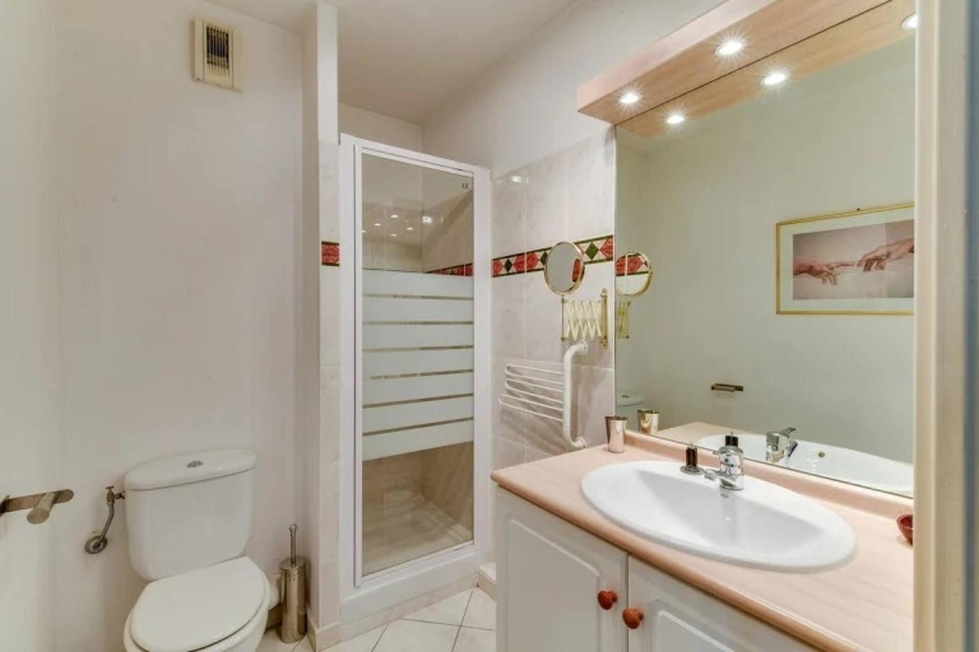Palmier Calme, 2 Chambres, 2 Salle De Bains, 2 Wc, Clim, Parking *